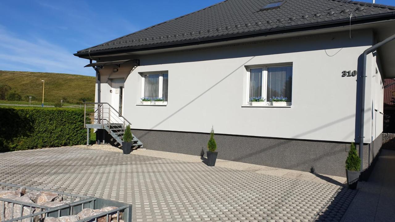 Ubytovanie Magnolia Hotel Lipany Екстериор снимка